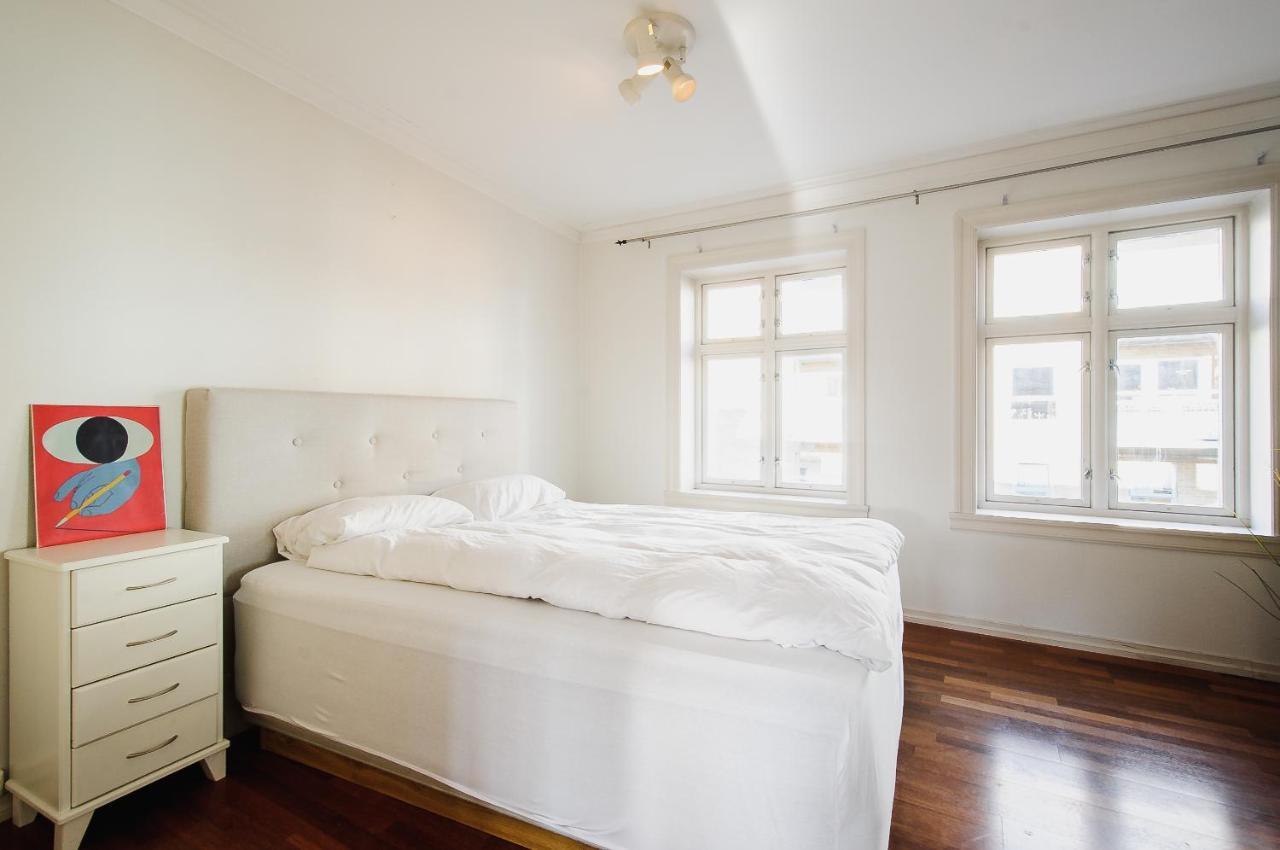 Spacious Penthouse With Grand Terrace Bergen Ngoại thất bức ảnh